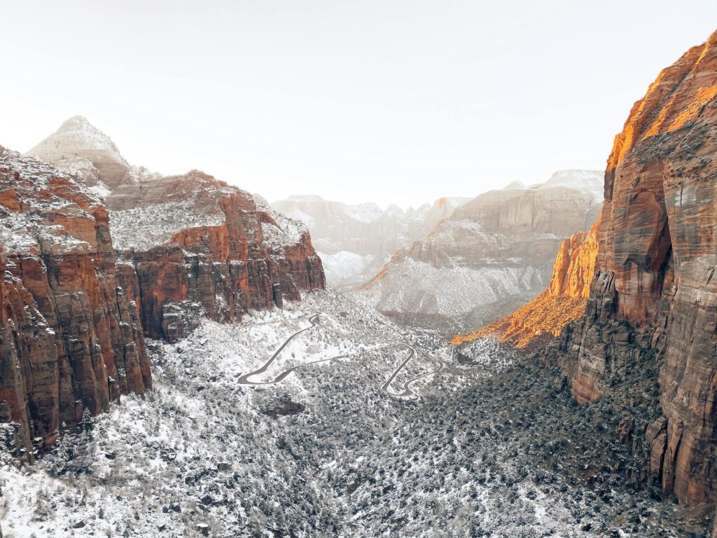 Top 10 Scenic Hiking Trails in North America: A Must-Visit Guide 3 Hiking Trails