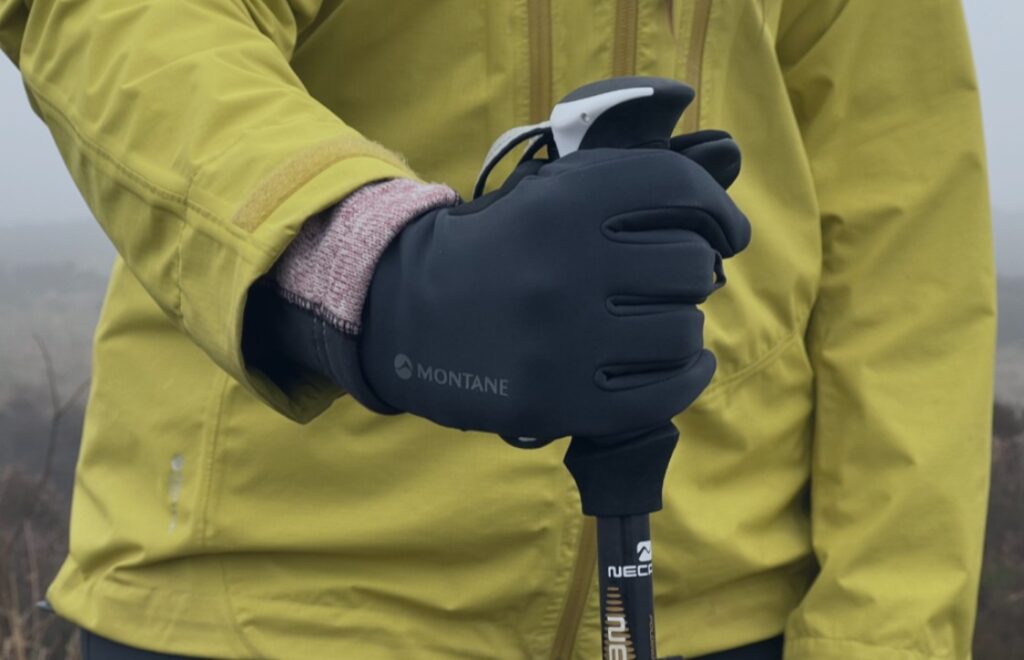 Winter Hiking: Top 10 Essential Accessories for Safety and Comfort 7 Glowers