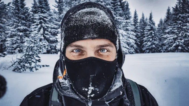 Winter Hiking: Top 10 Essential Accessories for Safety and Comfort 8 balaklava 1